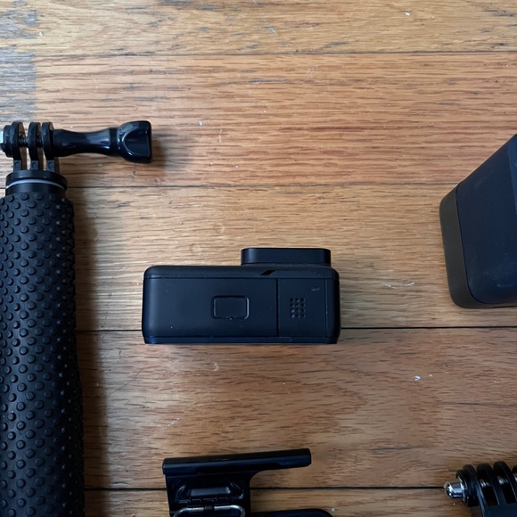 GoPro HERO7 Action Camera - Picture 6 of 11